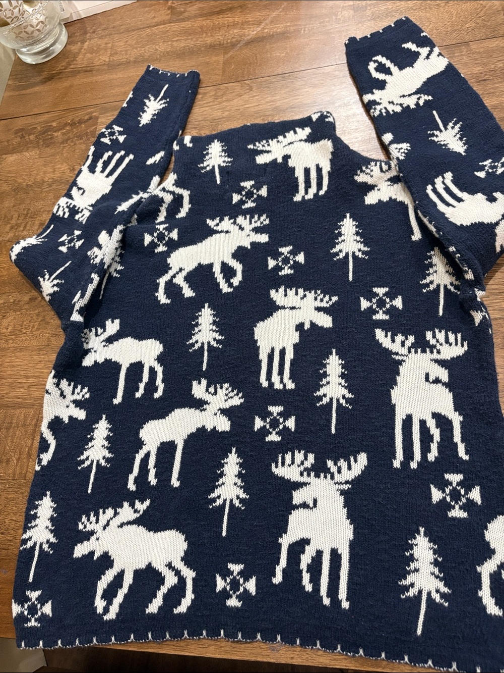 Urban Quest blue & white moose pattern cotton sweater, size Medium - Picture 6 of 8